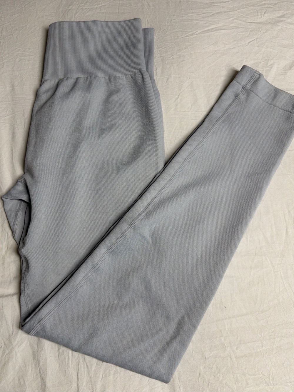 Sculpting leggings in light grey